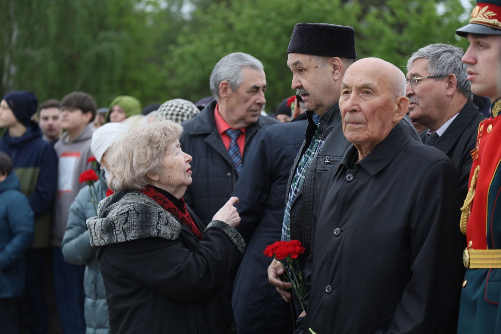 В Казани открыли памятник поэту-герою Фатиху Кариму
