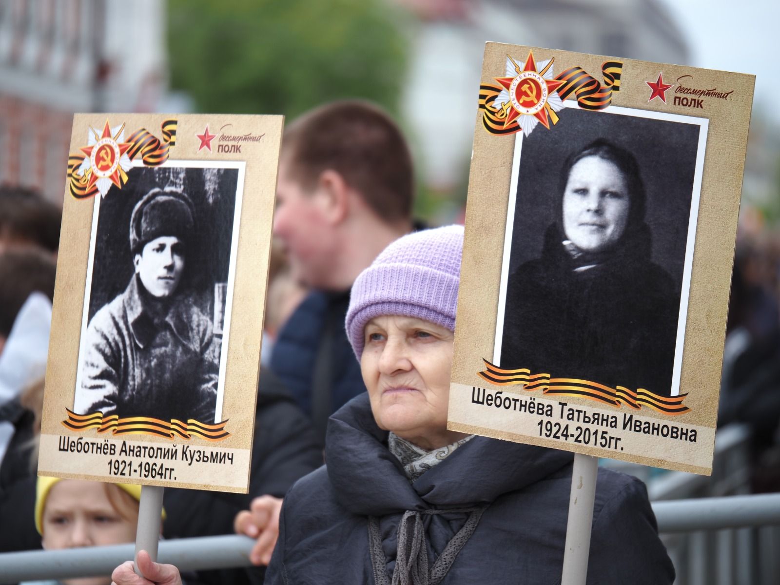 В Казани торжественно прошла акция «Бессмертный полк» – в шествии приняли участие 150 тысяч человек