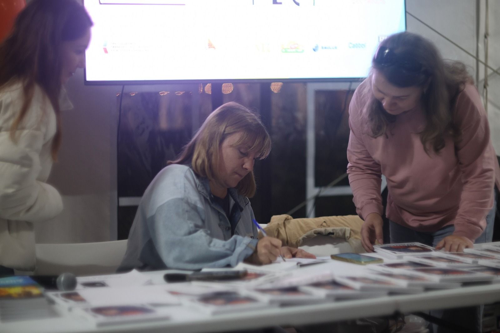В День Республики в детском парке Елмай на Набережной Казанки прошел семейный книжный фестиваль «ТауФест»