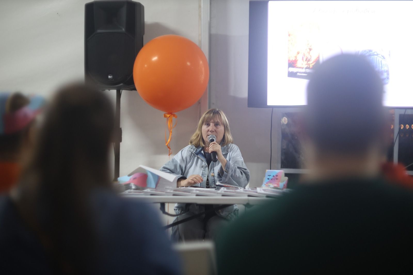 В День Республики в детском парке Елмай на Набережной Казанки прошел семейный книжный фестиваль «ТауФест»