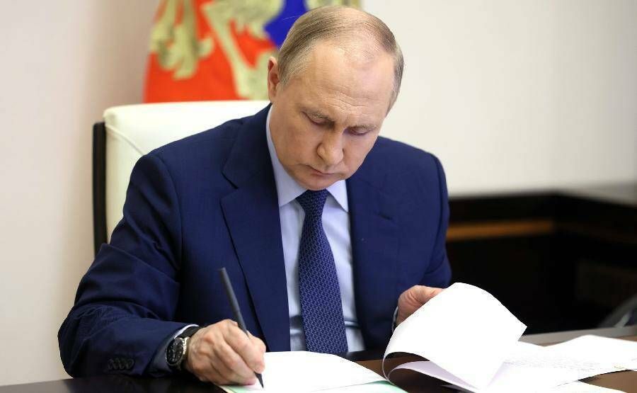 Путин наградил семерых татарстанцев государственными наградами: кто удостоен званий и орденов