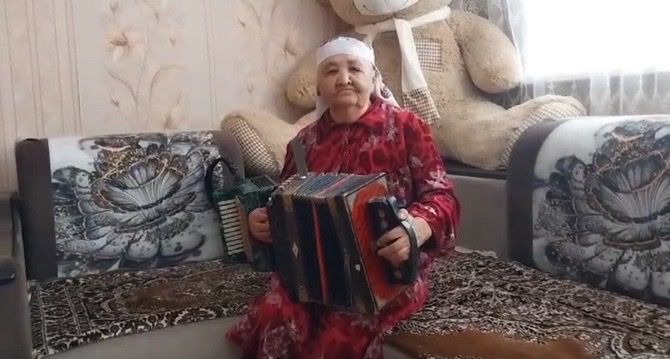 “Гармунчы Галия!”