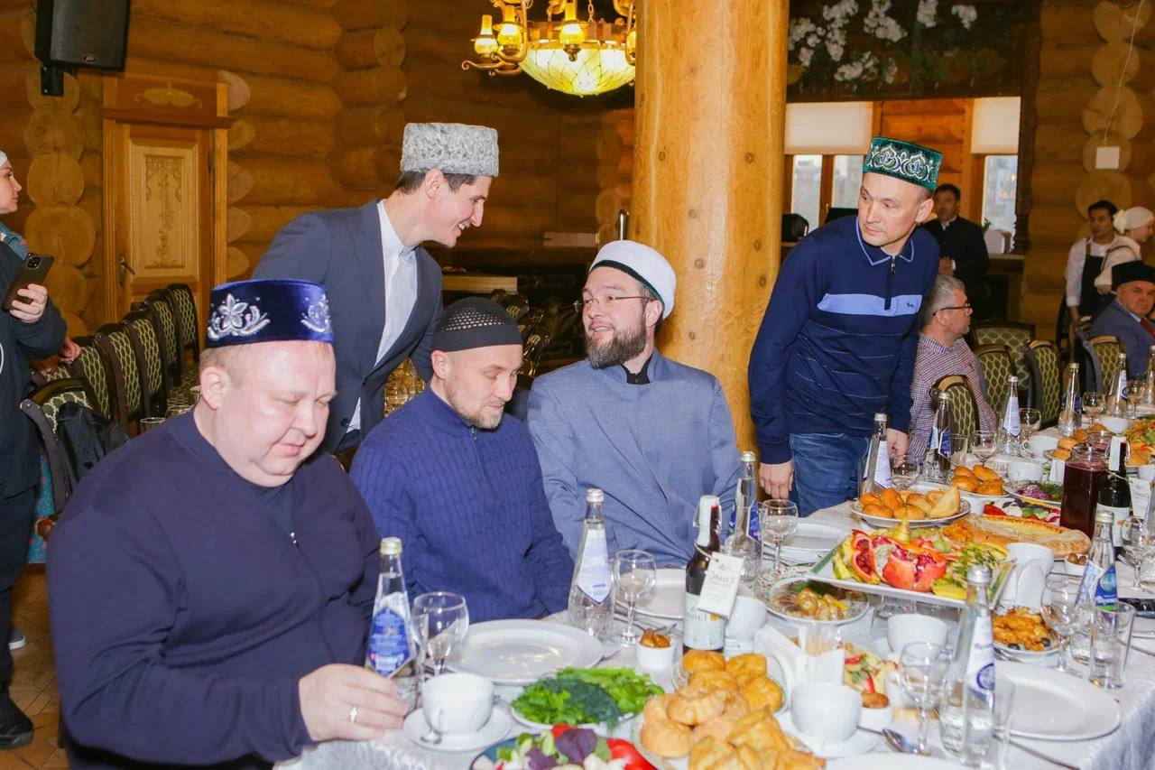 Күмәк ифтарлар очраштыра!