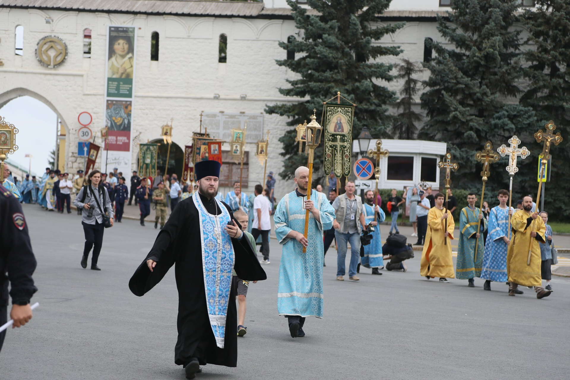 В Казани прошел крестный ход, посвященный 445-летию явления Казанской Иконы Божией Матери