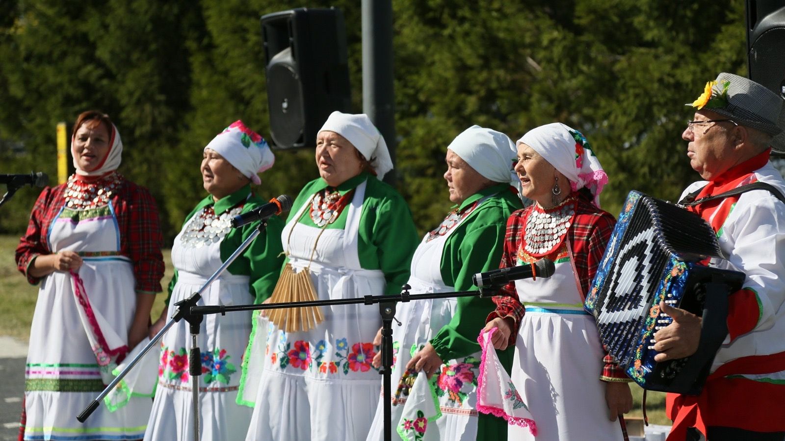 Сегодня состоялся праздничный концерт, на котором выступили лучшие ансамбли Татарстана