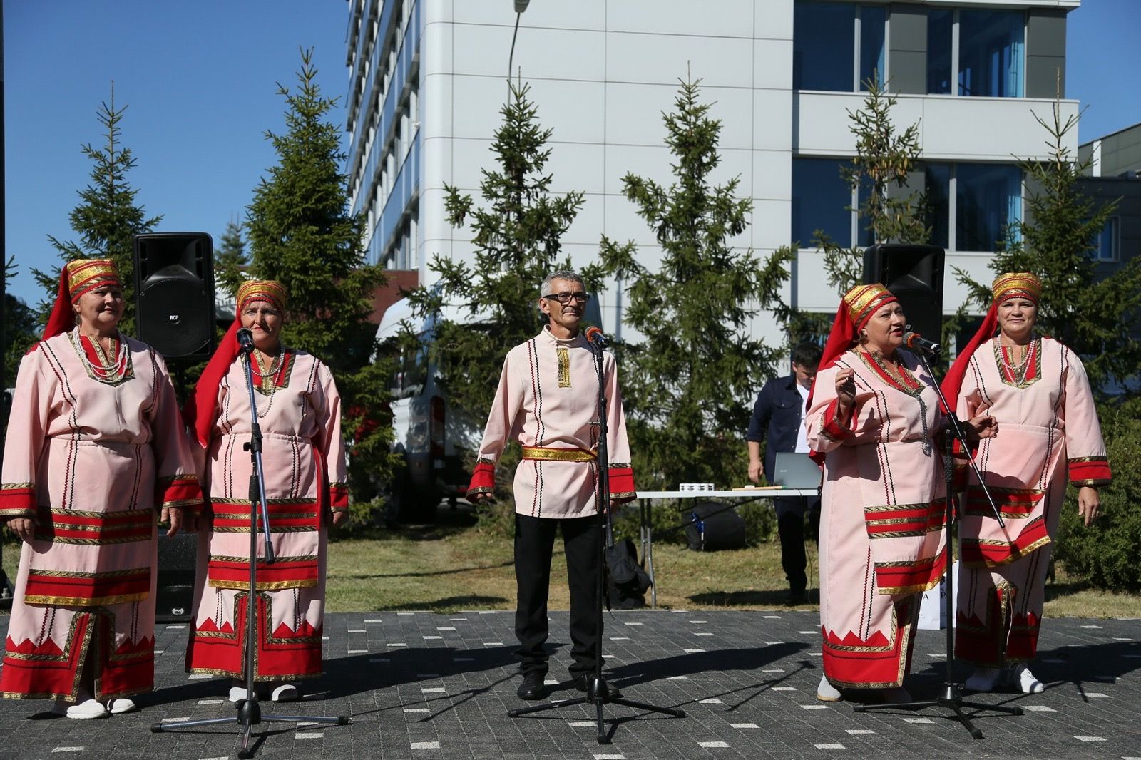 Сегодня состоялся праздничный концерт, на котором выступили лучшие ансамбли Татарстана