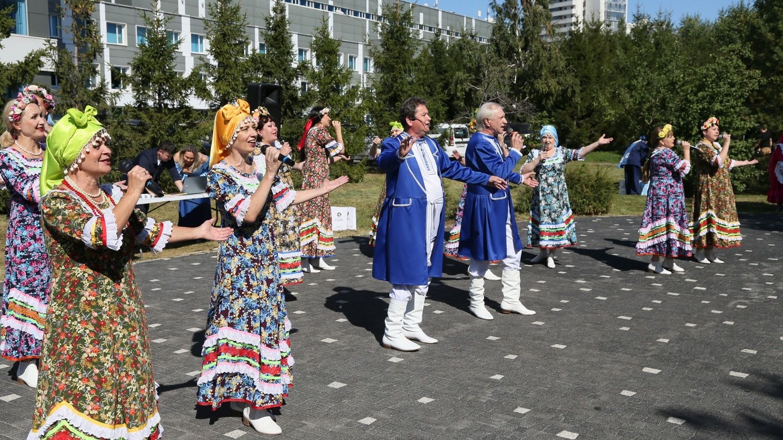 Сегодня состоялся праздничный концерт, на котором выступили лучшие ансамбли Татарстана