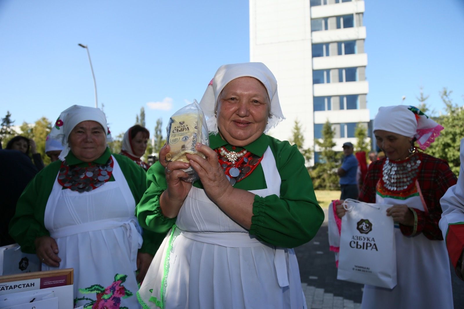 Сегодня состоялся праздничный концерт, на котором выступили лучшие ансамбли Татарстана