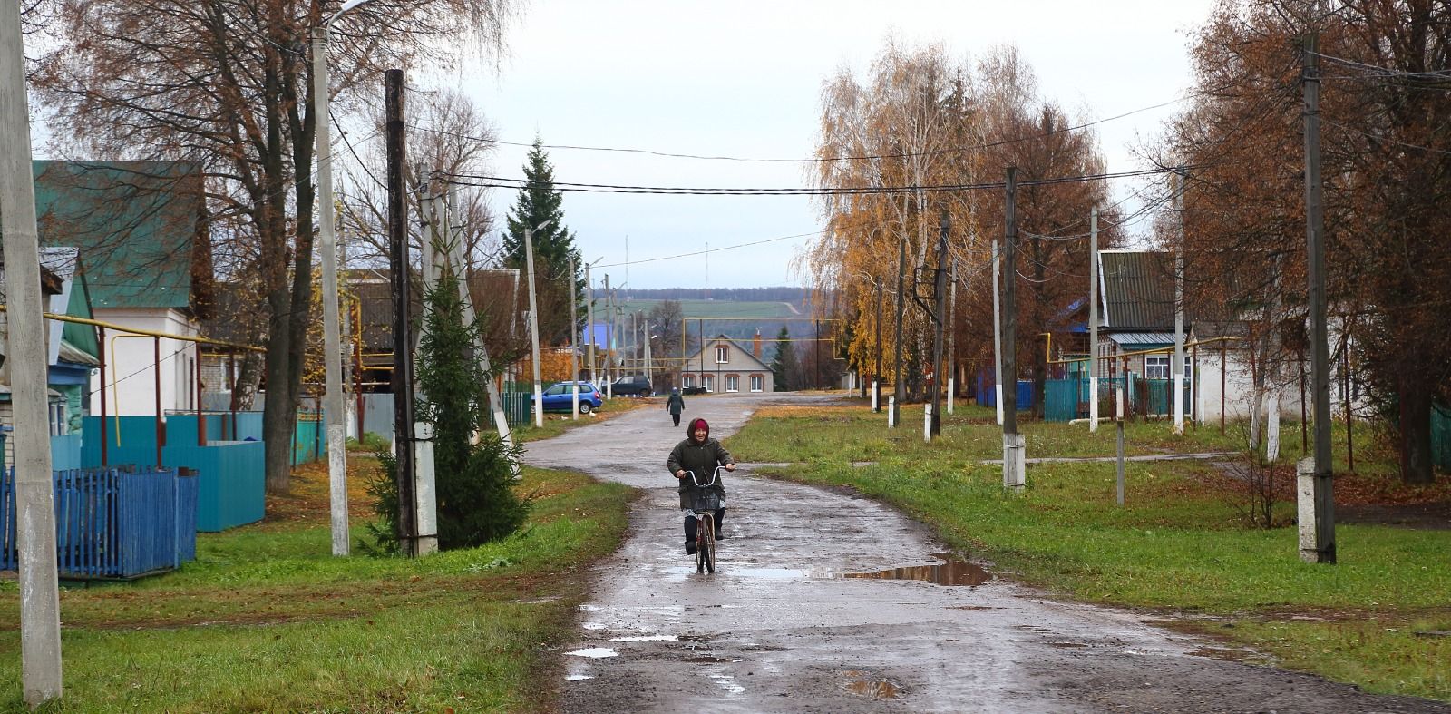 Көзләрнең бит беренчесе түгел…