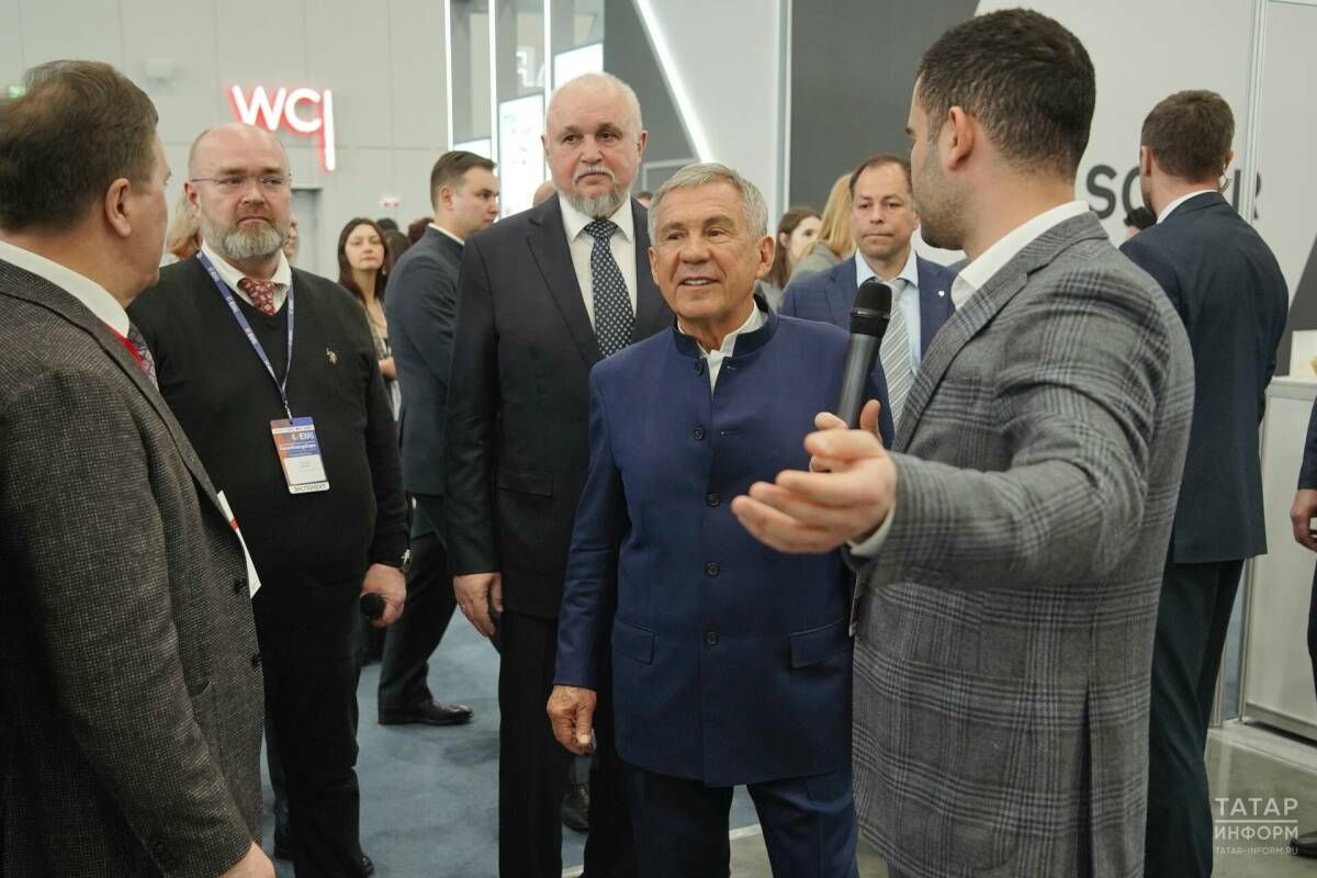Минниханов и Цивилев посетили выставку KazanEnergyExpo