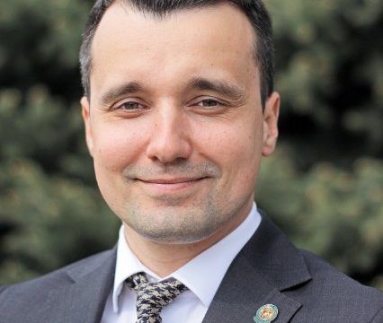 Книжная полка Тимура Сулейманова