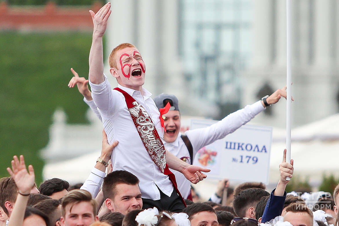 Общегородской выпускной в Казани 2026: хедлайнером станет группа «Моя Мишель», полный список артистов