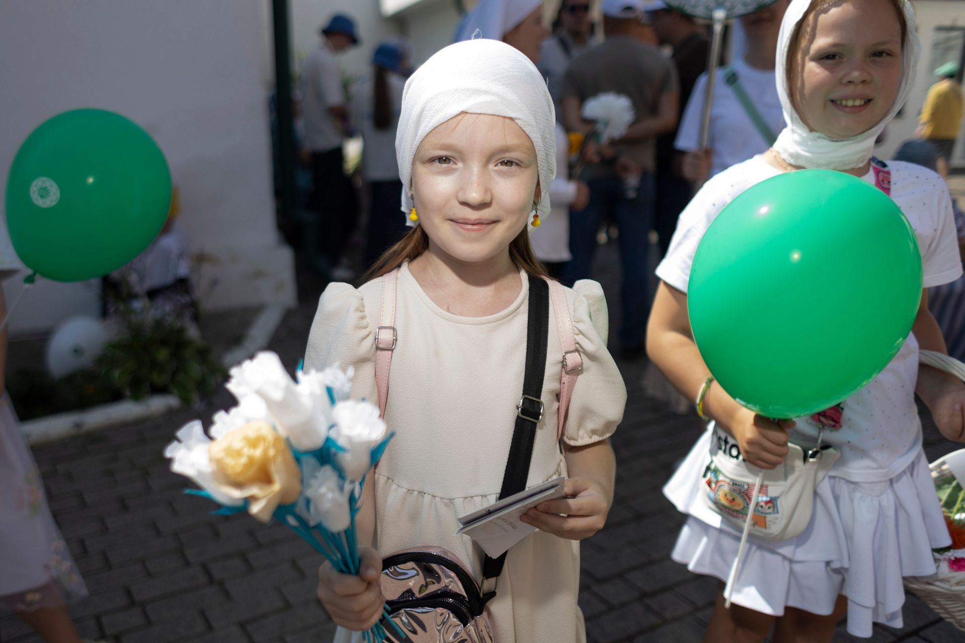 «Белый цветок» в Казани: на ярмарке у Казанского собора собрали средства для детей из нуждающихся семей