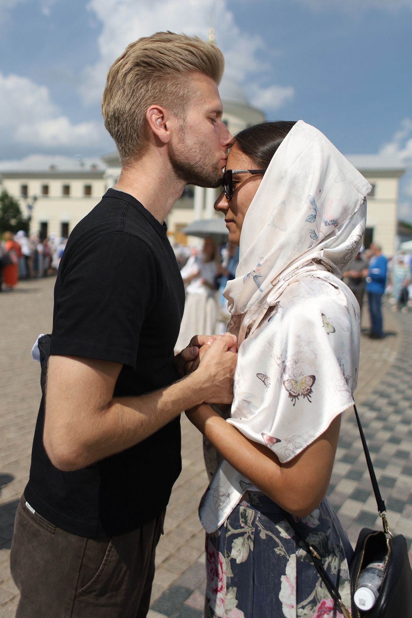 «Белый цветок» в Казани: на ярмарке у Казанского собора собрали средства для детей из нуждающихся семей