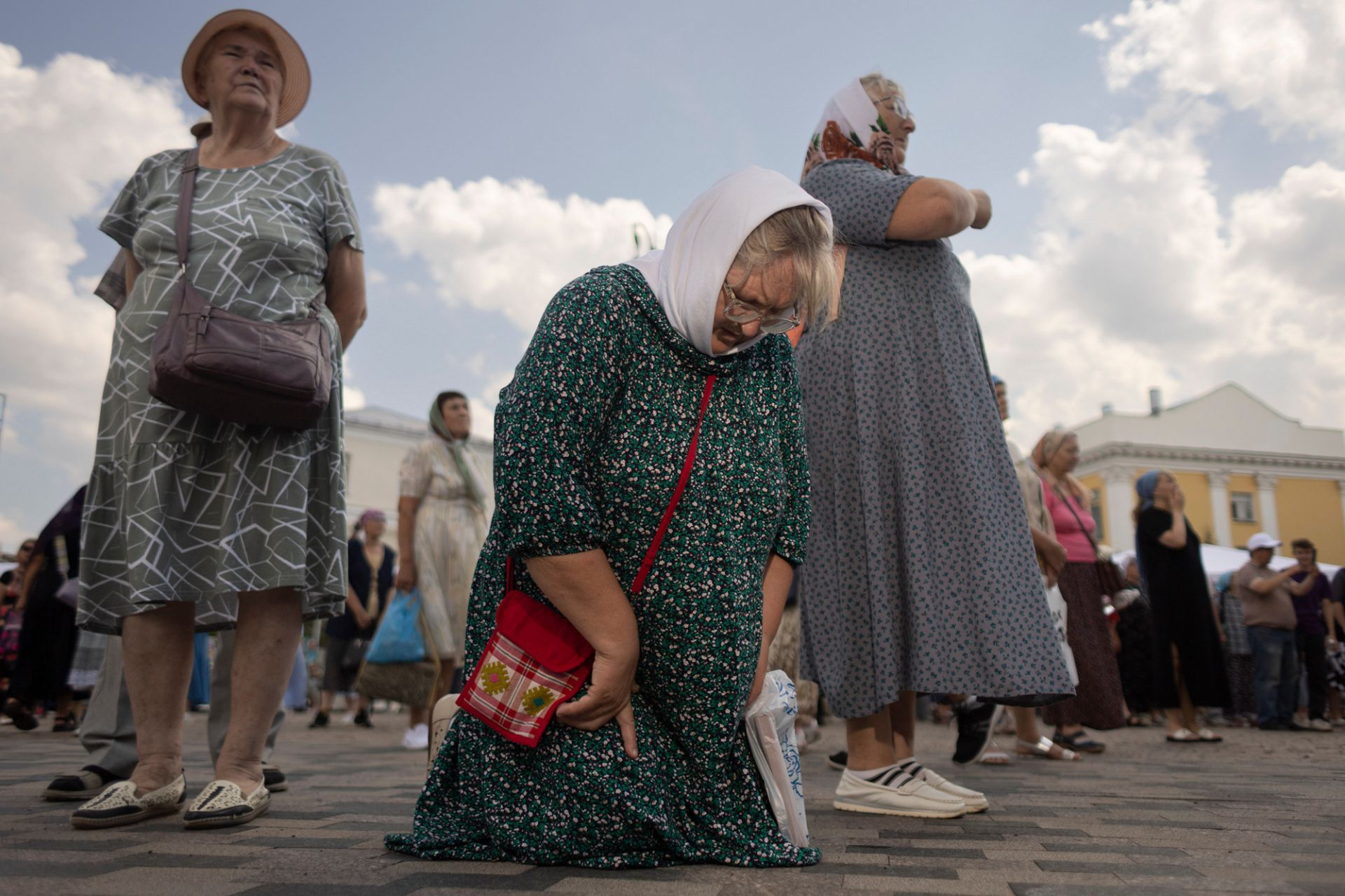 «Белый цветок» в Казани: на ярмарке у Казанского собора собрали средства для детей из нуждающихся семей