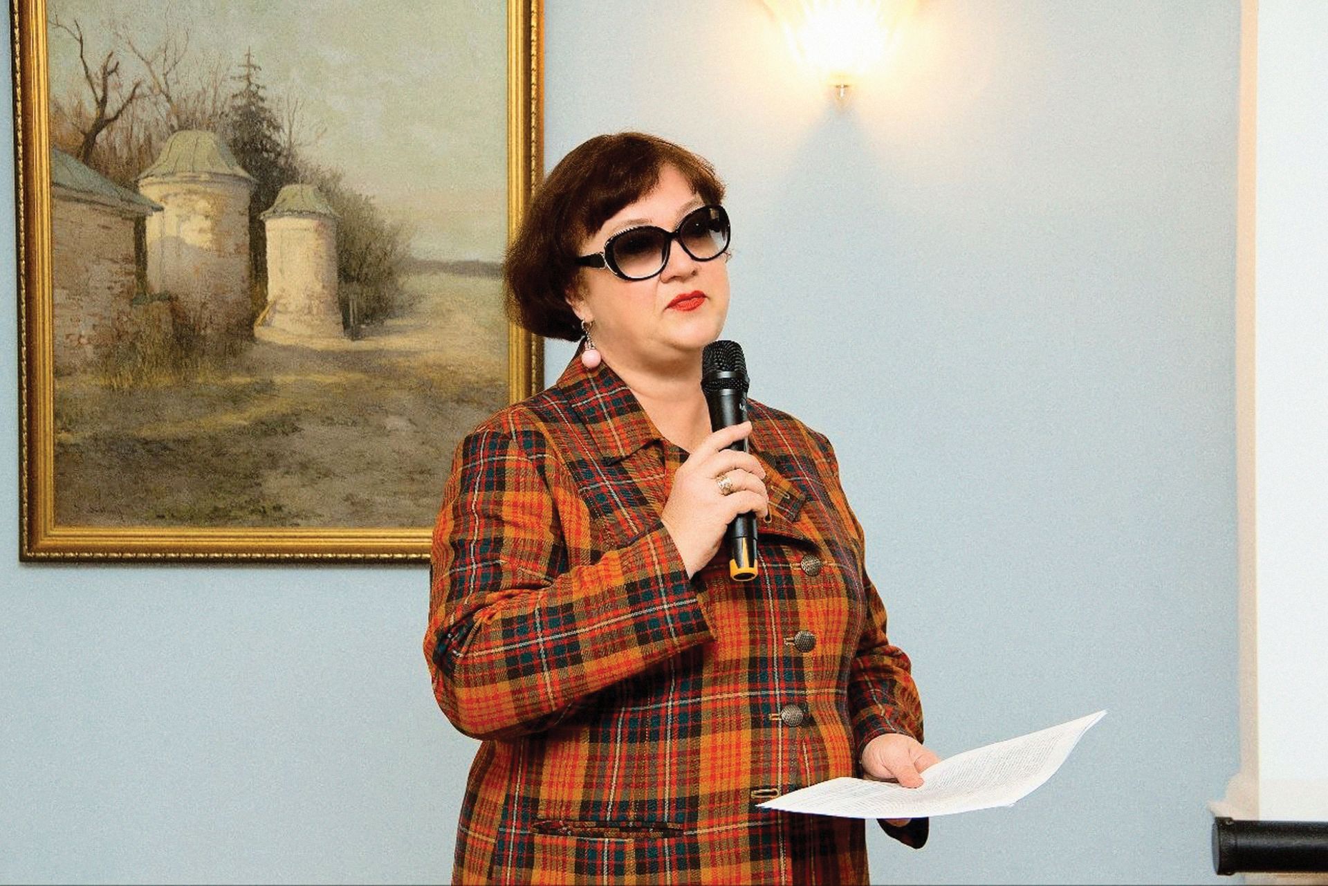 Книжная полка Лии Бушканец