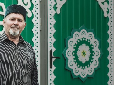 Татарстан бабайлары: туган җирдән китү юк!