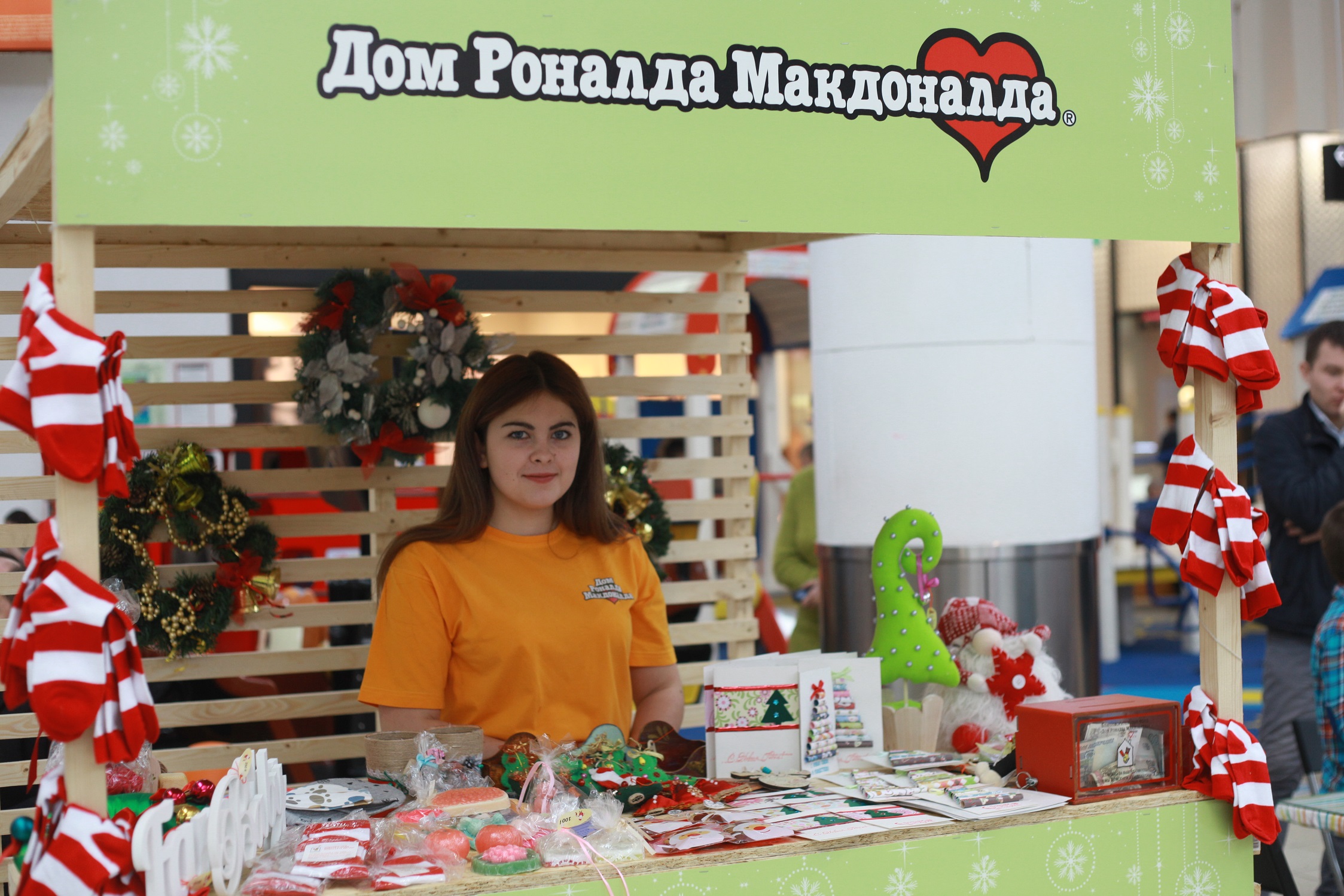 Новогодняя благотворительная ярмарка собрала более 77 тыс. рублей