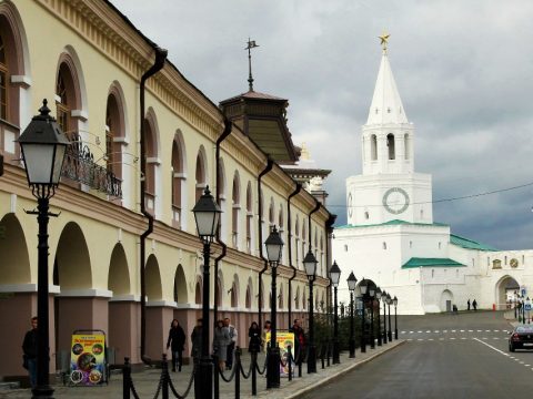 Тарихка җәяүләп
