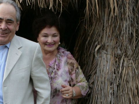 Беренче Президентның яраткан хатын-кызлары